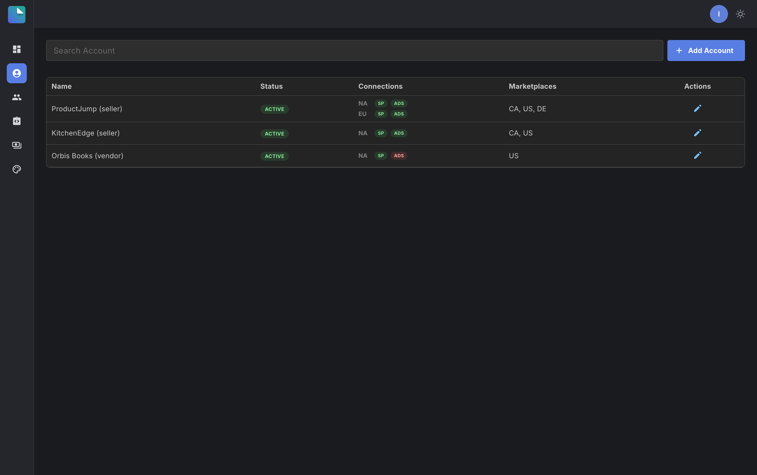 Account management in 1st Page listing multiple client accounts — sellers and a vendor — with connection status and marketplaces.